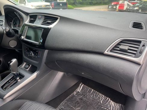 Used 2019 Nissan Sentra SV FWD image 34