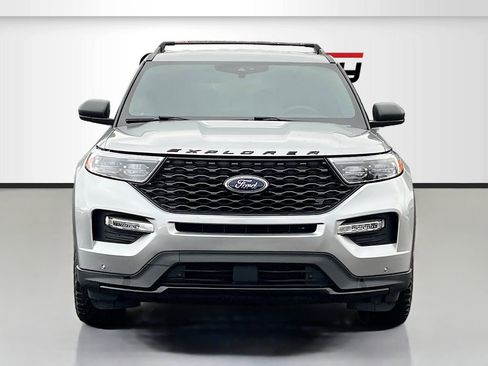 Used 2020 Ford Explorer XLT w/ Equipment Group 202A image 2
