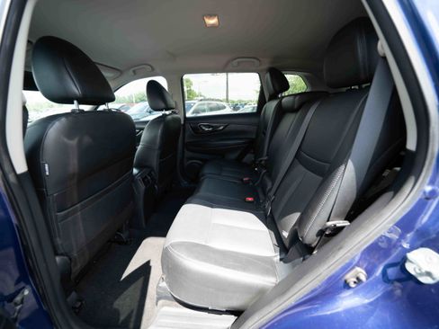 Used 2018 Nissan Rogue SL AWD/4WD image 23