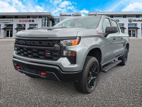 Used 2025 Chevrolet Silverado 1500 Custom Trail Boss AWD/4WD image 4