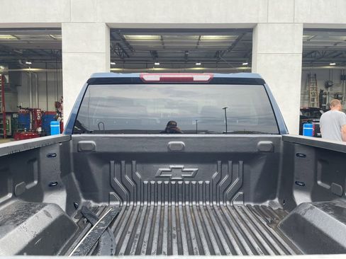 Used 2022 Chevrolet Silverado 1500 LT AWD/4WD image 18