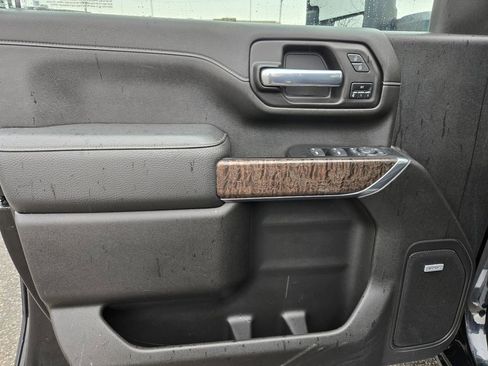 Used 2022 GMC Sierra 2500 Denali w/ Denali Ultimate Package image 27