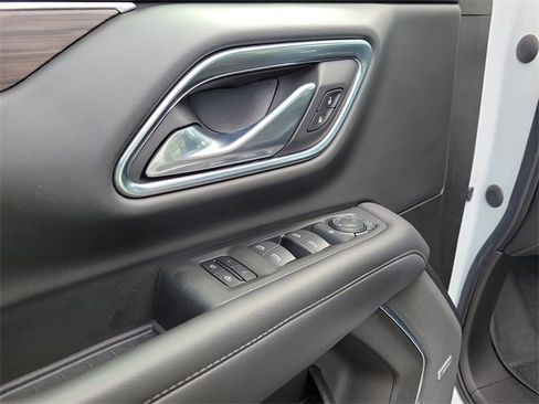 Used 2021 Chevrolet Suburban LT image 24