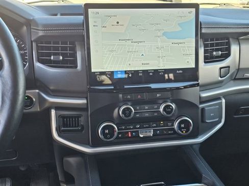 Certified 2024 Ford Expedition XLT image 9