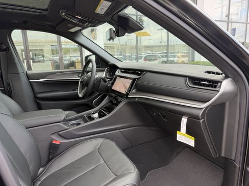 New 2026 Jeep Grand Cherokee L Limited image 24