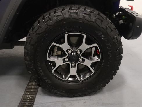 Certified 2018 Jeep Wrangler Unlimited Rubicon AWD/4WD image 23