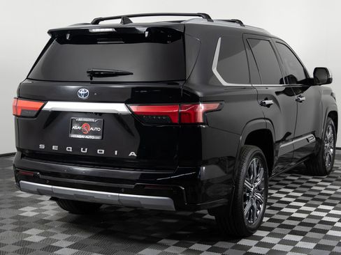 Used 2023 Toyota Sequoia Capstone image 7