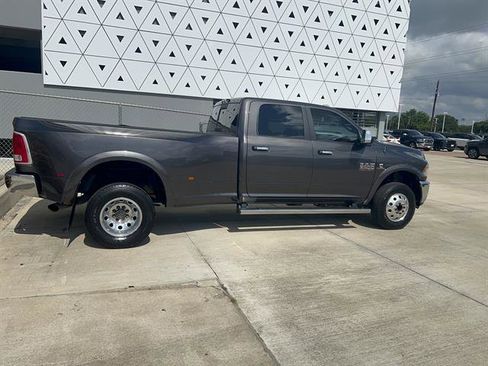 Used 2018 RAM 3500 Laramie AWD/4WD image 3
