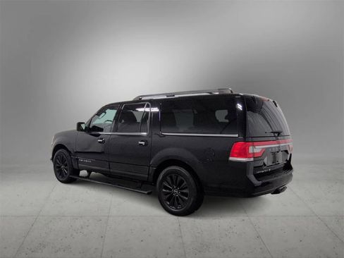Used 2017 Lincoln Navigator L Select image 6