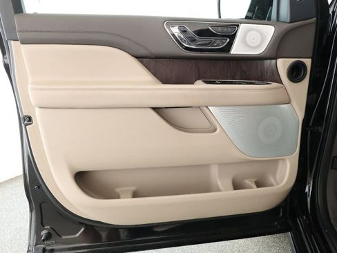 Used 2022 Lincoln Navigator Reserve w/ Equipment Group 201A image 9