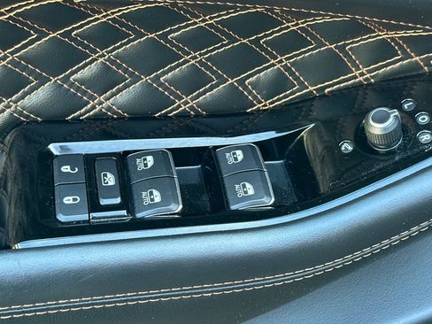 Used 2023 Jeep Grand Cherokee L Summit image 12