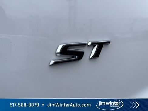 Used 2025 Buick Enclave Sport Touring image 6