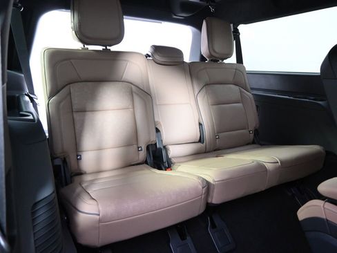 New 2026 Lincoln Navigator L Black Label AWD/4WD image 19