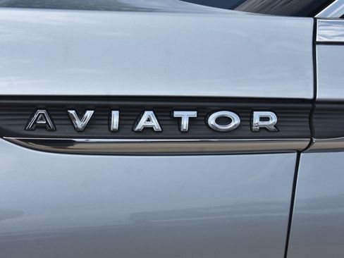 Used 2023 Lincoln Aviator Reserve w/ Equipment Group 201A AWD/4WD image 10