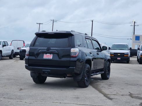 Used 2022 Toyota 4Runner SR5 Premium w/ Moonroof Package AWD/4WD image 7