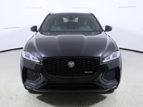 Used 2025 Jaguar F-PACE R-Dynamic S image 2