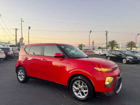 Used 2020 Kia Soul S FWD image 12