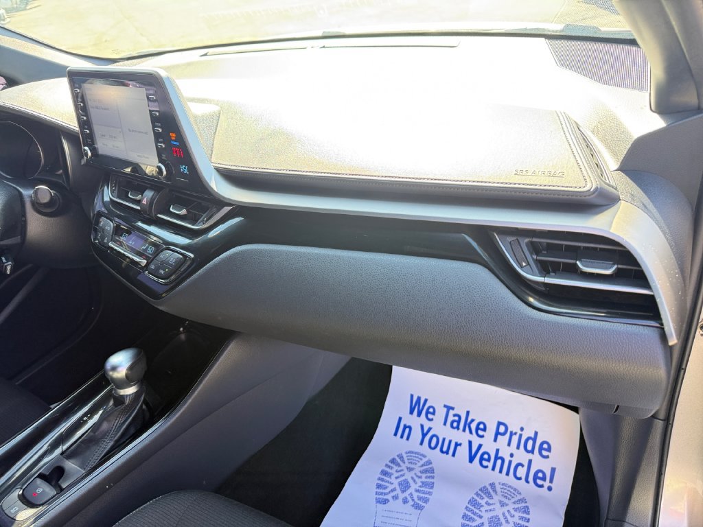 Used 2019 Toyota C-HR XLE FWD image 16