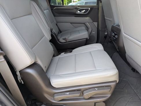 Used 2022 Chevrolet Tahoe Z71 w/ Luxury Package AWD/4WD image 29