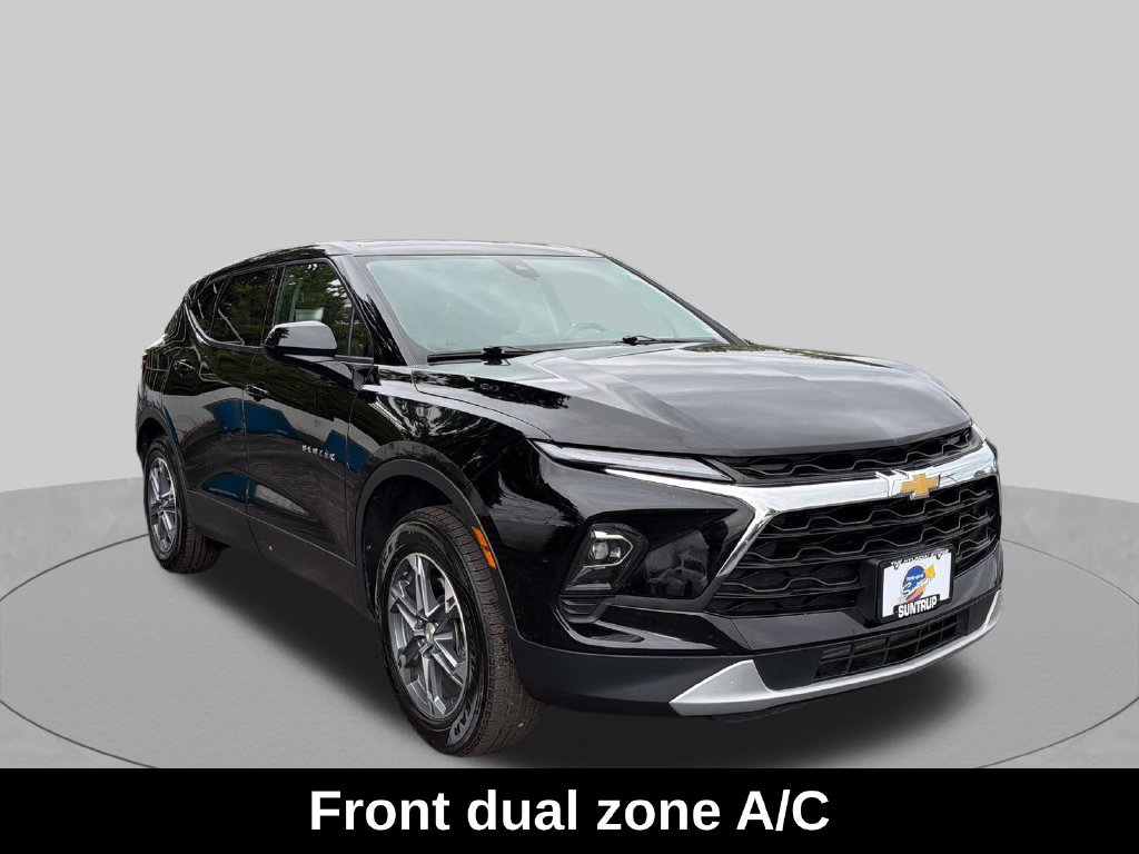 Used 2025 Chevrolet Blazer LT FWD image 9