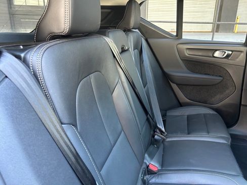 Certified 2025 Volvo XC40 B5 Plus image 15
