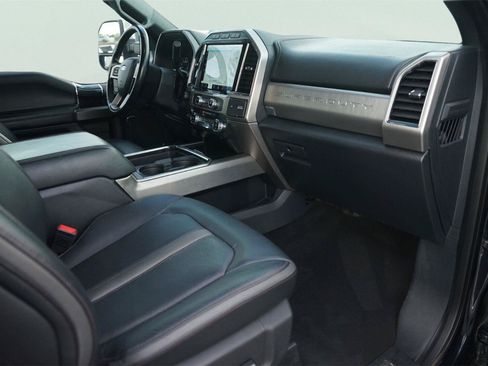 Used 2022 Ford F250 Platinum w/ FX4 Off-Road Package AWD/4WD image 18