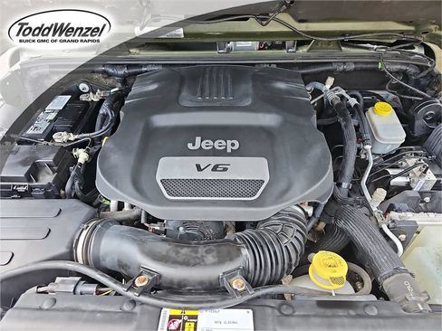 Used 2016 Jeep Wrangler Unlimited Sahara AWD/4WD image 33