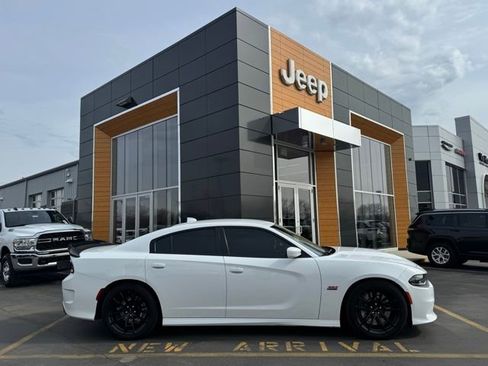 Used 2022 Dodge Charger Scat Pack w/ Dynamics Package image 1