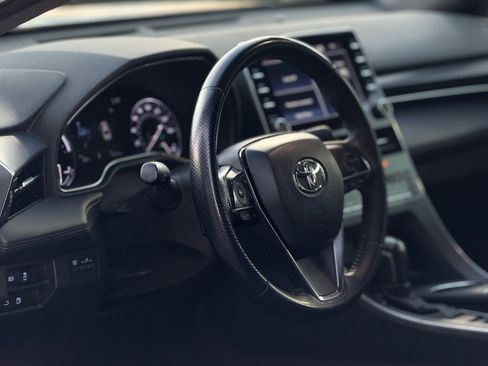 Used 2021 Toyota Avalon XSE image 9