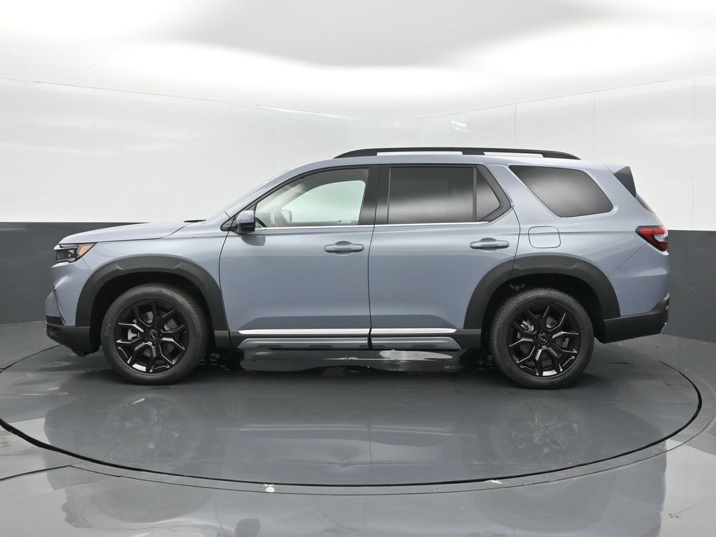 New 2025 Honda Pilot Touring image 4
