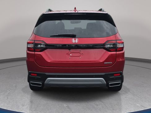 Used 2024 Honda Pilot Touring image 6