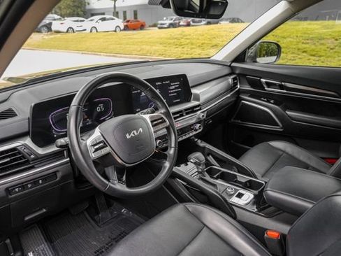 Used 2024 Kia Telluride S FWD image 25