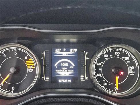 Used 2021 Jeep Cherokee Latitude Plus w/ Sun & Sound Group FWD image 16