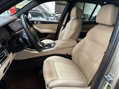 Used 2019 BMW X5 xDrive40i w/ Executive Package AWD/4WD image 16