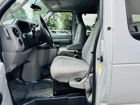 Used 2013 Ford E-350 and Econoline 350 XLT RWD image 35