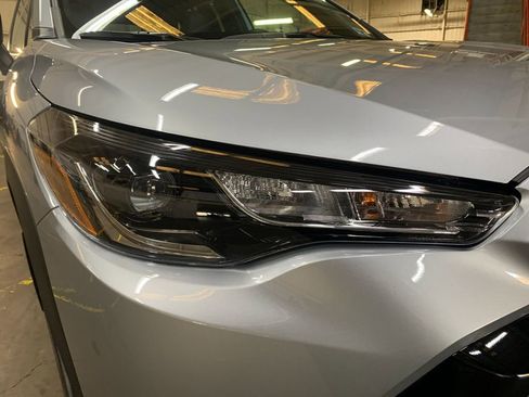 Used 2025 Toyota Corolla Cross AWD Hybrid w/ Moonroof Package image 34