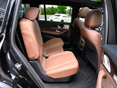 Used 2025 Mercedes-Benz GLS 450 4MATIC image 53