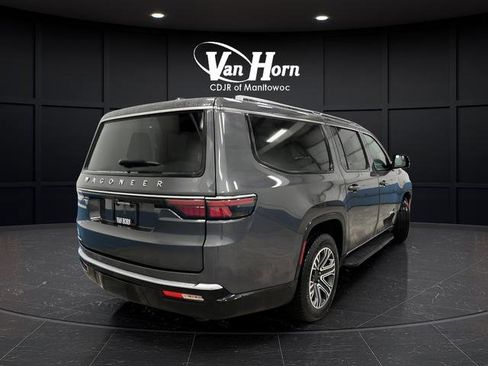 Used 2023 Jeep Wagoneer L 4WD w/ Premium Group I image 3