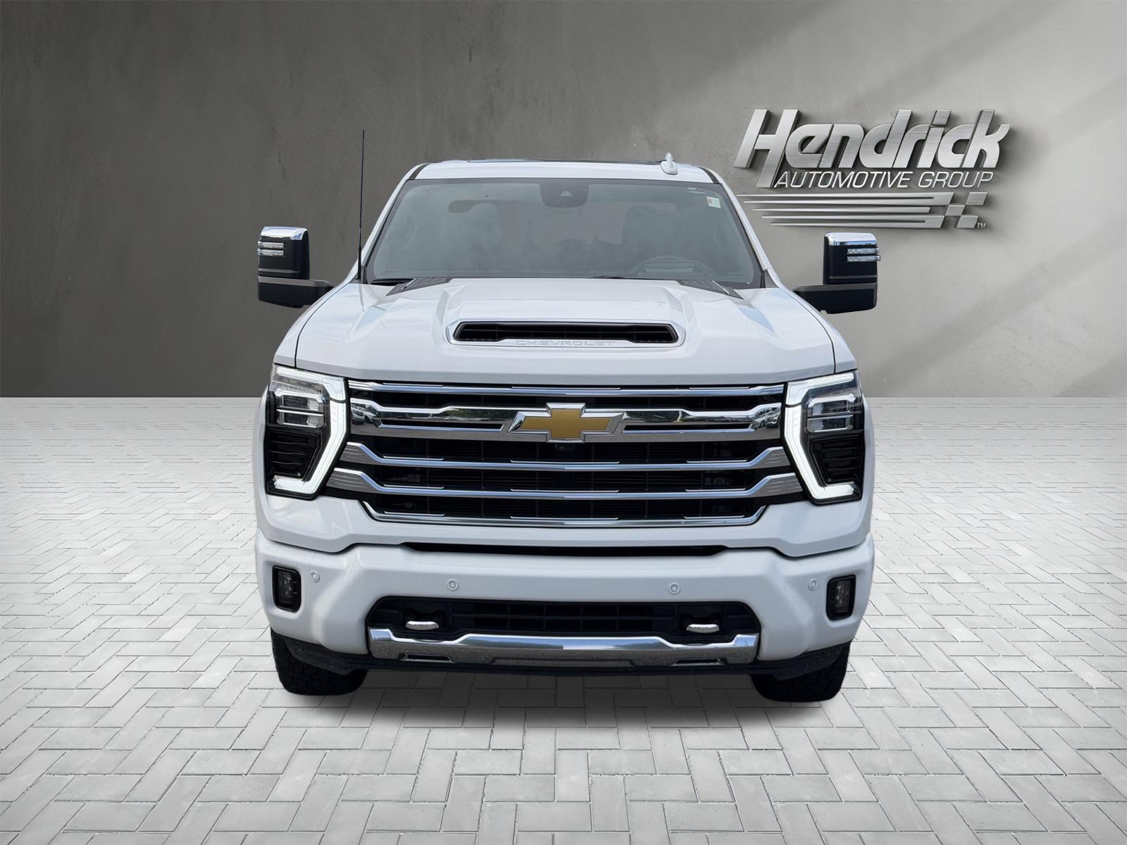 Used 2024 Chevrolet Silverado 2500 High Country w/ High Country Premium Package AWD/4WD image 3