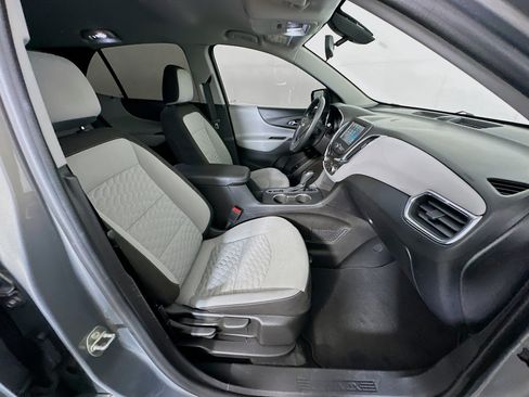 Used 2018 Chevrolet Equinox LT image 32