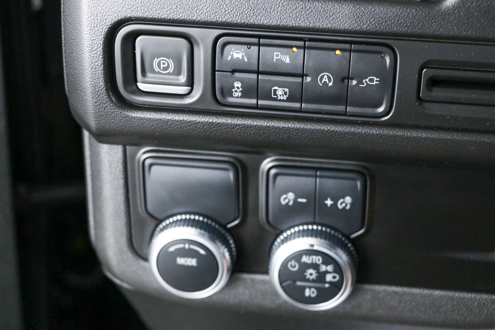 Used 2022 GMC Yukon SLT w/ SLT Premium Package RWD image 23