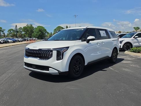 New 2027 Kia Carnival FWD image 4