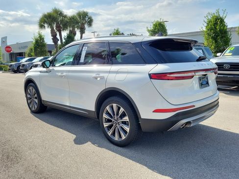 Used 2022 Lincoln Corsair Reserve w/ Elements Package FWD image 8
