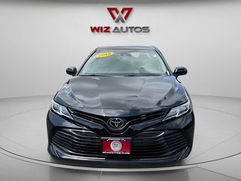 Used 2018 Toyota Camry LE FWD image 8