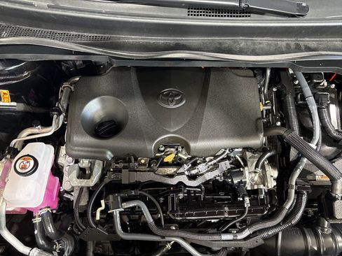 Certified 2025 Toyota Sienna XLE image 28