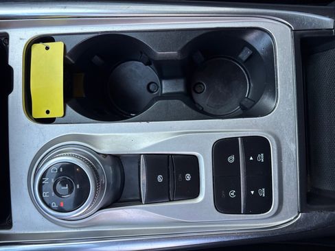 Used 2022 Ford Explorer XLT w/ Equipment Group 202A image 24