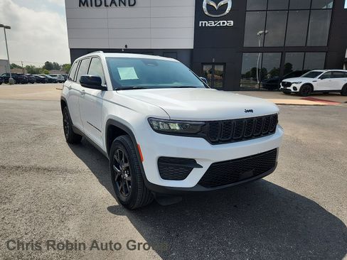 Used 2025 Jeep Grand Cherokee Altitude AWD/4WD image 1