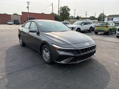 New 2026 Hyundai Elantra SE