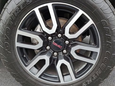 Used 2023 GMC Sierra 1500 AT4 w/ Technology Package image 8