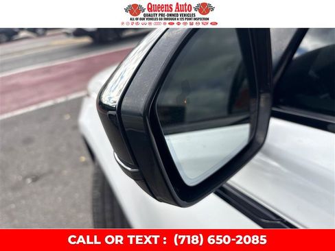 Used 2019 Land Rover Range Rover Velar R-Dynamic SE image 33